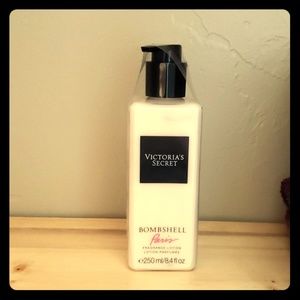 Victoria secret Paris bombshell lotion